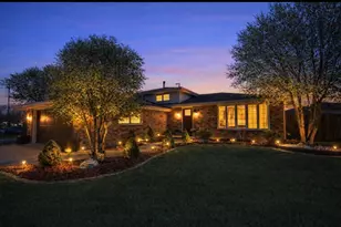 9133 S Meade Ave, Oak Lawn, IL 60453 - Photo 2