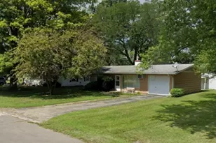 256 W Fleming St, Watseka, IL 60970 - Photo 1