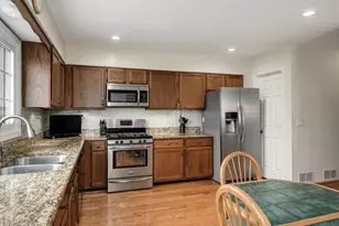 1327 Shagbark Ln, Wheaton, IL 60187 - Photo 12