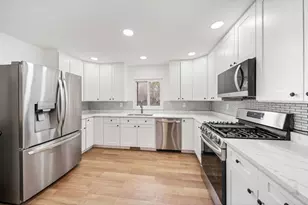 28W686 Townline Rd, Warrenville, IL 60555 - Photo 12