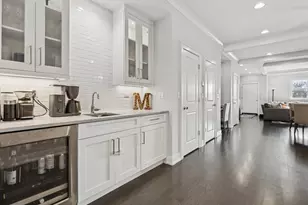 2341 W Roscoe St, Chicago, IL 60618 - Photo 8