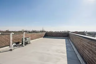 2341 W Roscoe St, Chicago, IL 60618 - Photo 36