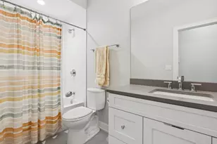 2341 W Roscoe St, Chicago, IL 60618 - Photo 32