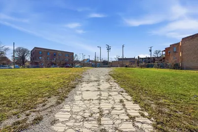 6848 S Anthony Avenue, Chicago, IL 60637 - Photo 8