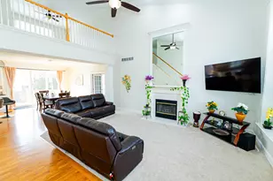 15 Greythorne Cir, Bloomington, IL 61704 - Photo 6