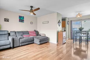 2942 Shelly Ln, Aurora, IL 60504 - Photo 4