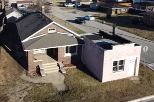 1900 N Center St, Crest Hill, IL 60403 - Photo 2