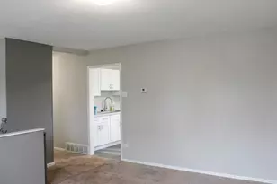 299 Beacon Blvd, Chicago Heights, IL 60411 - Photo 4