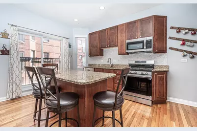 3710 W Wrightwood Avenue #2E, Chicago, IL 60647 - Photo 4