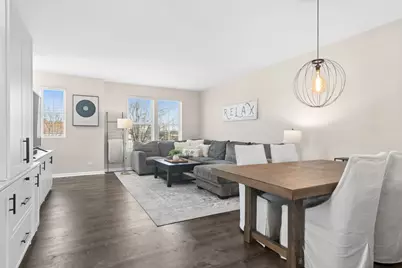 2238 S Crambourne Way, Arlington Heights, IL 60005 - Photo 2