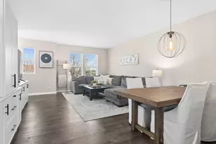 2238 S Crambourne Way, Arlington Heights, IL 60005 - Photo 2