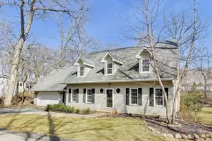 211 Woody Way, Oakwood Hills, IL 60013 - Photo 2