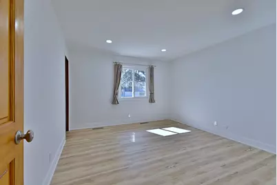 340 Somerset Drive, Streamwood, IL 60107 - Photo 12