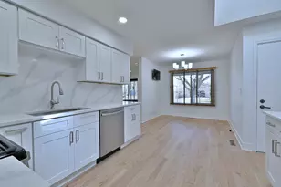 340 Somerset Dr, Streamwood, IL 60107 - Photo 20