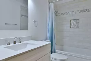 340 Somerset Dr, Streamwood, IL 60107 - Photo 16