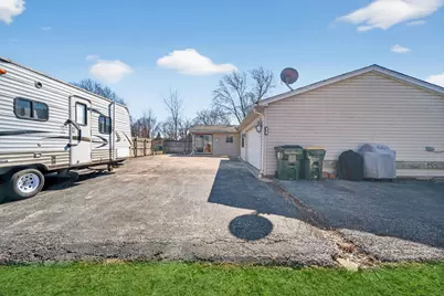 407 Butterfield Road, North Aurora, IL 60542 - Photo 36