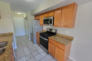 547 East Ave, Streamwood, IL 60107 - Photo 6