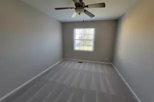 547 East Ave, Streamwood, IL 60107 - Photo 10