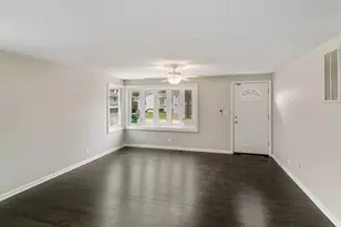 1529 Leslie Ave, Round Lake Beach, IL 60073 - Photo 10