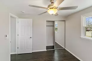 1529 Leslie Ave, Round Lake Beach, IL 60073 - Photo 14