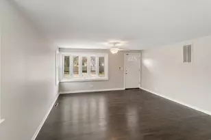 1529 Leslie Ave, Round Lake Beach, IL 60073 - Photo 6