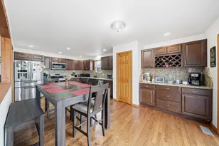 2356 N 4060th Rd, Sheridan, IL 60551 - Photo 6