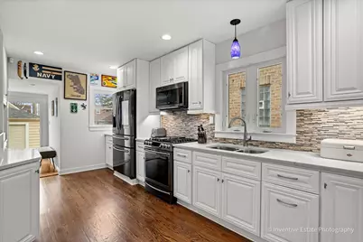 4956 N Menard Avenue, Chicago, IL 60630 - Photo 8