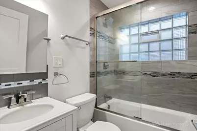 4956 N Menard Avenue, Chicago, IL 60630 - Photo 10
