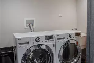 4956 N Menard Ave, Chicago, IL 60630 - Photo 16