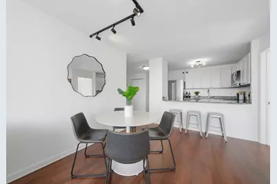 525 W Hawthorne Place #2707, Chicago, IL 60657 - Photo 14