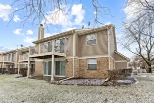 2838 Meadow Ln, Schaumburg, IL 60193 - Photo 18