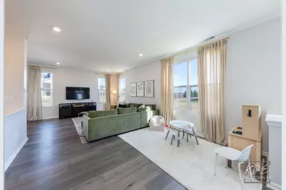 4122 Chelsea Manor Circle, Aurora, IL 60504 - Photo 6