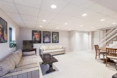 913 Warwick Lane, Libertyville, IL 60048 - Photo 24