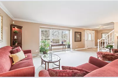 913 Warwick Lane, Libertyville, IL 60048 - Photo 4