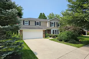 913 Warwick Ln, Libertyville, IL 60048 - Photo 36
