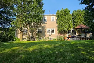 913 Warwick Ln, Libertyville, IL 60048 - Photo 44