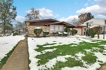 1028 W Strieff Lane, Glenwood, IL 60425 - Photo 2