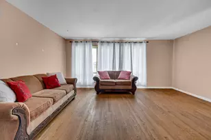 1028 W Strieff Ln, Glenwood, IL 60425 - Photo 4