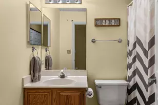 1060 Selma Ln, Naperville, IL 60540 - Photo 14