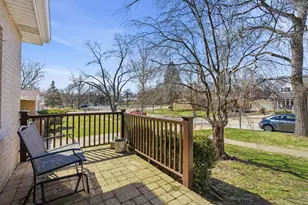 5429 Benton Ave, Downers Grove, IL 60515 - Photo 4