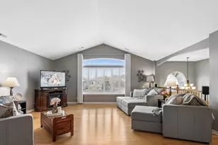 2727 Acorn Ct, West Dundee, IL 60118 - Photo 2