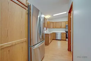 2406 Stallion Ct, Grayslake, IL 60030 - Photo 16