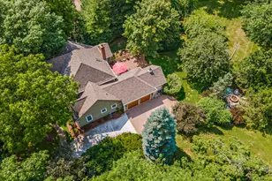 36W628 Oak Hill Dr, Dundee, IL 60118 - Photo 2