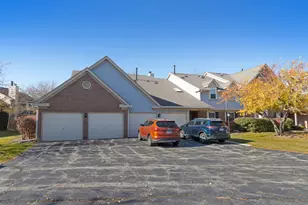 204 Dublin Ln, Schaumburg, IL 60194 - Photo 4