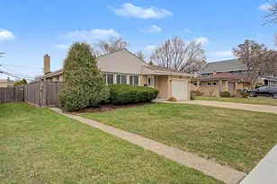 408 S Albert St, Mount Prospect, IL 60056 - Photo 2