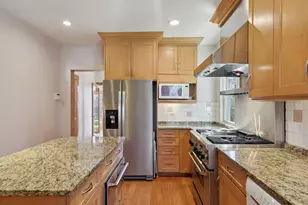 2319 Asbury Ave, Evanston, IL 60201 - Photo 16