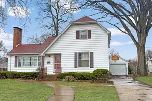 243 W Patton St, Paxton, IL 60957 - Photo 1