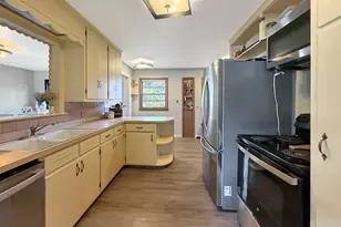 243 W Patton St, Paxton, IL 60957 - Photo 6