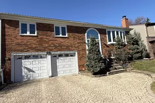 110 Andover Dr, Roselle, IL 60172 - Photo 2