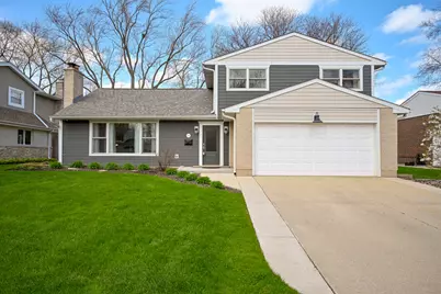 610 W Noyes Street, Arlington Heights, IL 60005 - Photo 1
